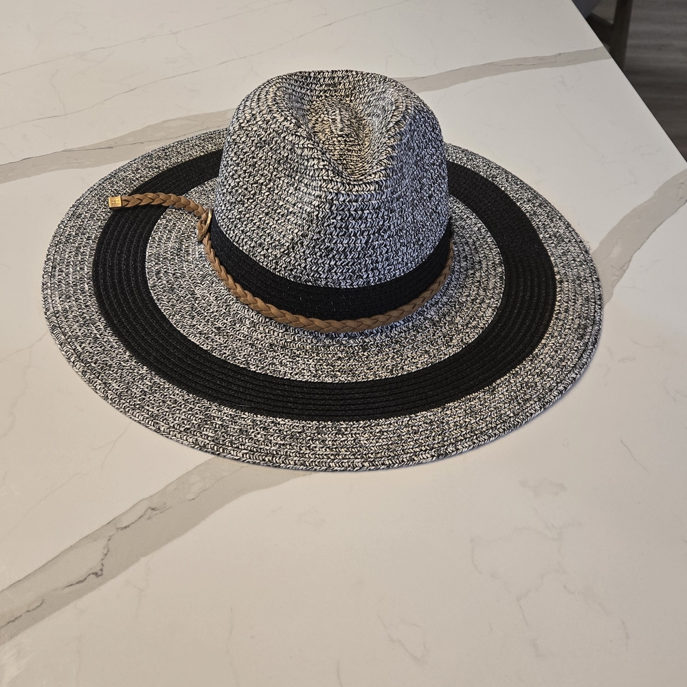 🥊NEW Black & White Women's Hat w/ Braided Accent - Made With 100% paper!